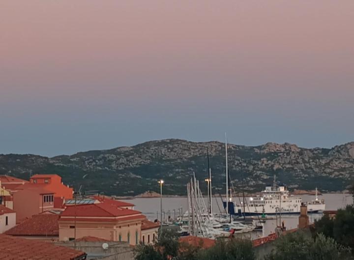 Appartamento La Terrazza - Localita Cala Gavetta La Maddalena  Exterior photo